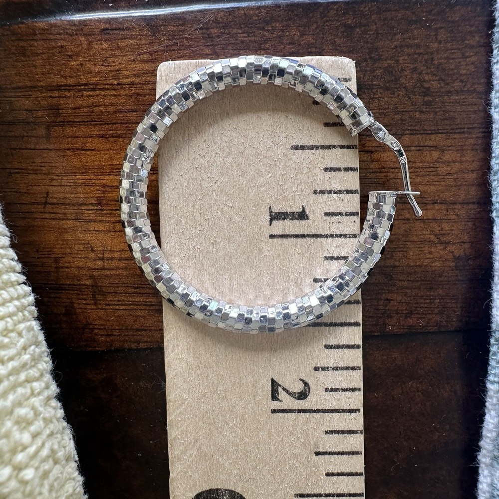 VTG MI Media‎ Imports Hoop Earrings 1.5 Inch Textured Italy 925 Sterling 5.3g - Picture 8 of 8